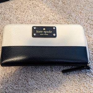 Black & Beige Kate Spade Wallet